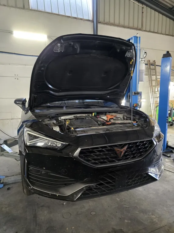 Révision filtre à huile plaquettes avant et pneus avant proche de toulon , La Farlède, Passion Auto Méca