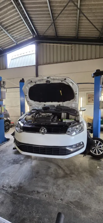 Remplacement de radiateur sur VW Polo – Fuite détectée au niveau de la sonde de température, La Farlède, Passion Auto Méca